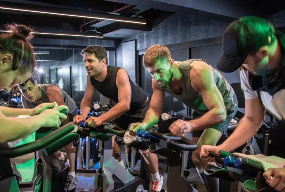 Spinning: Co to jest? Efekty, wskazówki dla początkujących