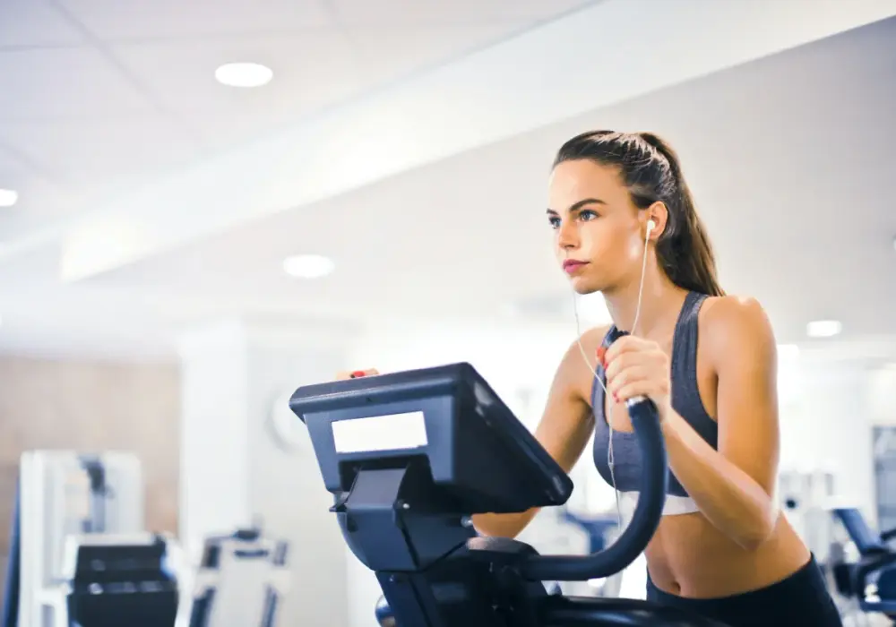Ile kcal spala cardio? Poznaj sekrety efektywnego spalania kalorii