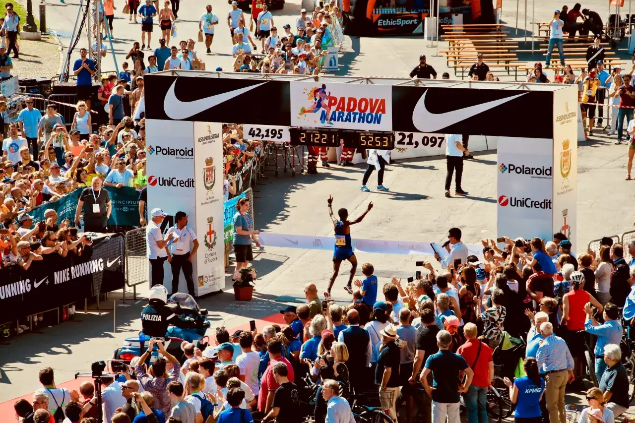 Zdjęcie Maraton skąd nazwa? Odkryj historię i legendę Pheidippidesa