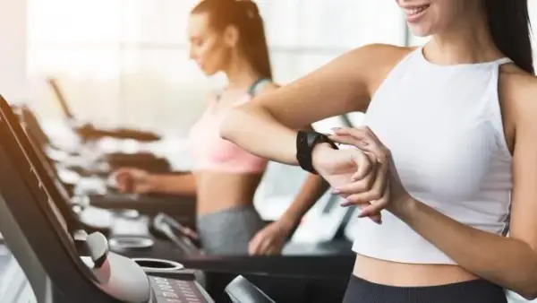 Jaki puls przy cardio? Odkryj optymalne tętno dla redukcji tkanki tłuszczowej